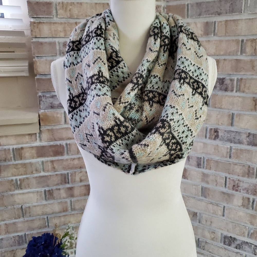 Infinity scarve